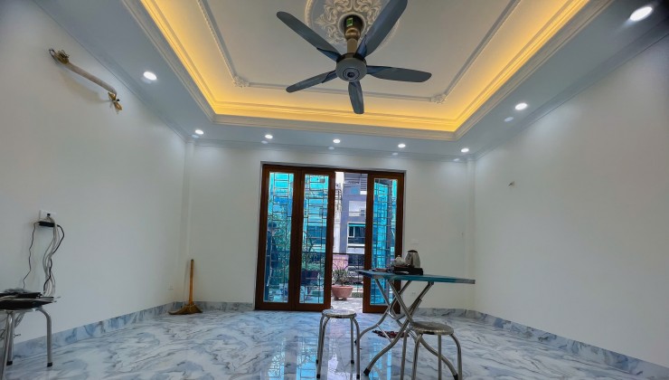 Cho thuê nhà Liền Kề có thang máy khu Tây Nam Linh Đàm, 4.5 tầng, 80m2, 4P, KD mọi loại hình